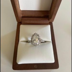 Brilliant Earth 18K White Gold Twilight Lab Diamond Ring Moissanite size 6.5